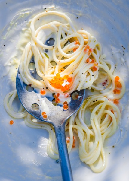Spaghetti with trout caviar